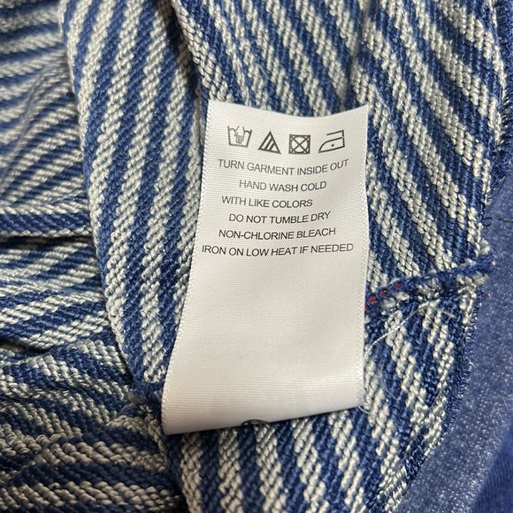Like New Levi Sweatshirt. Striped Blue & Gray. Sz Med - Picture 7 of 7